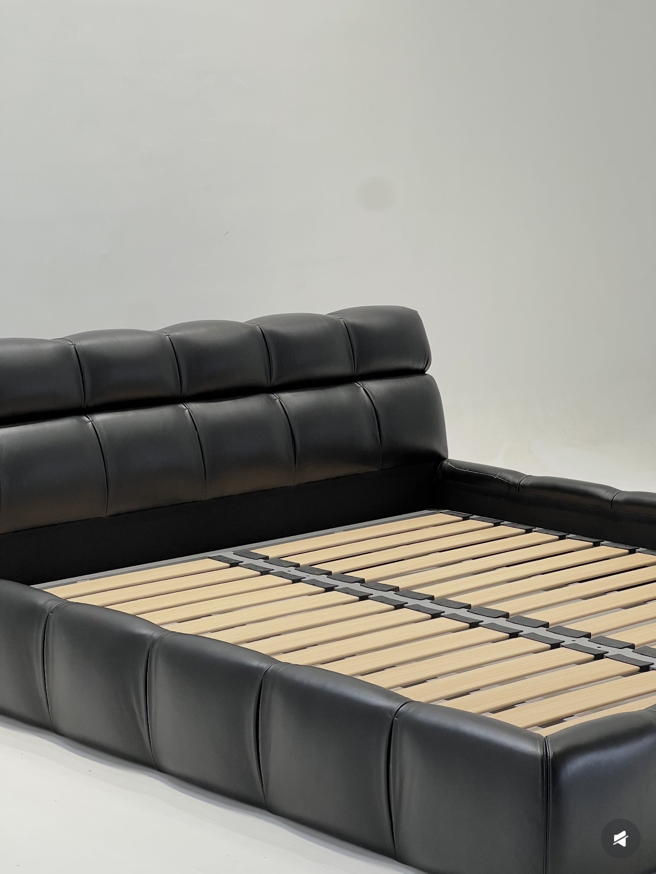 Tufty Bed - Image 4