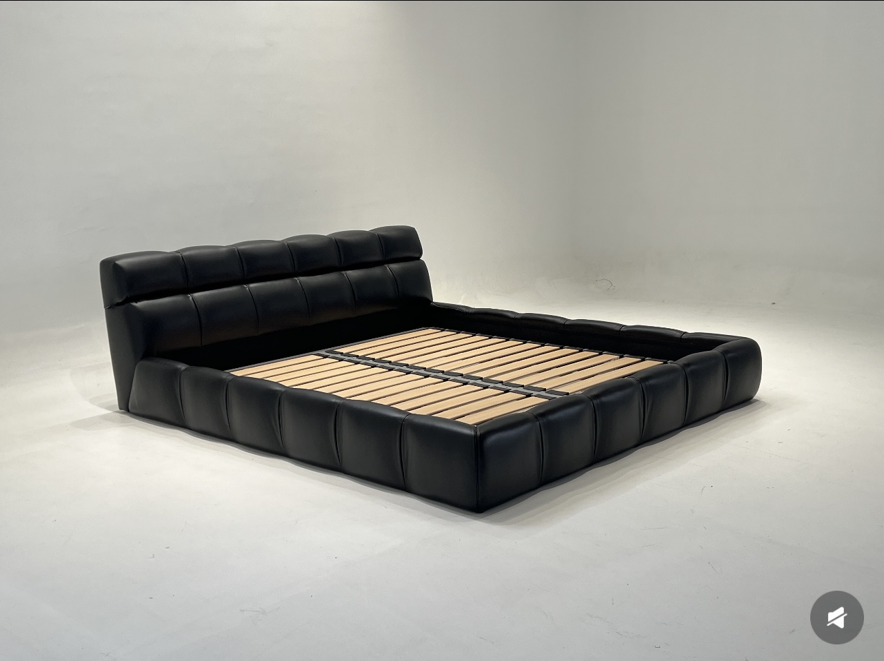Tufty Bed - Image 2