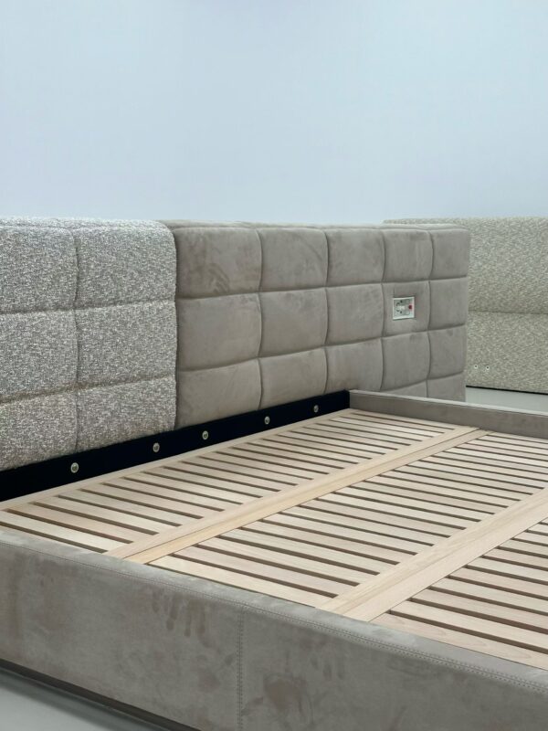 Lawrence Bed