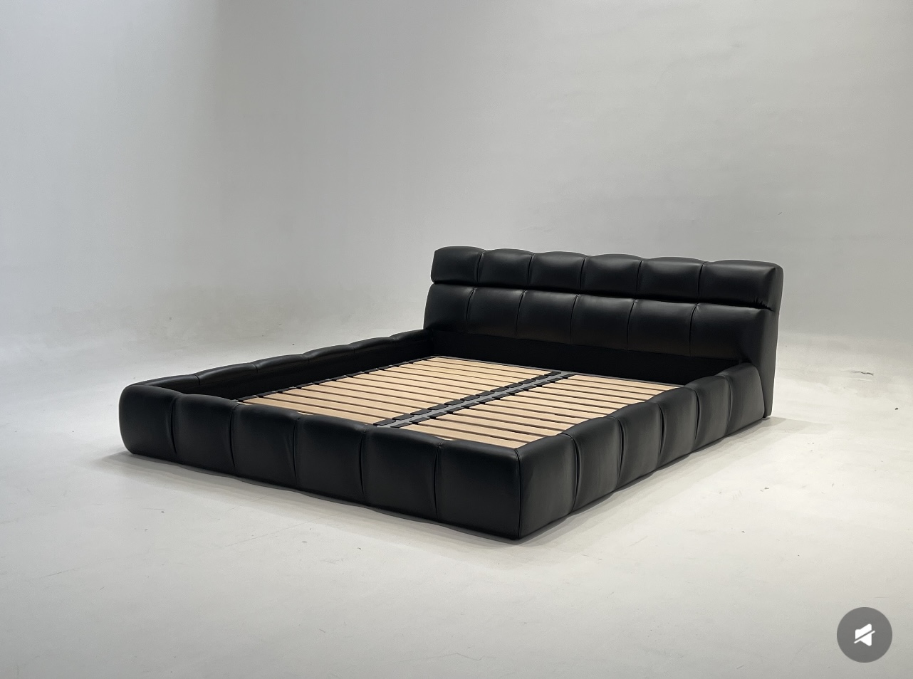 Tufty Bed - Image 3