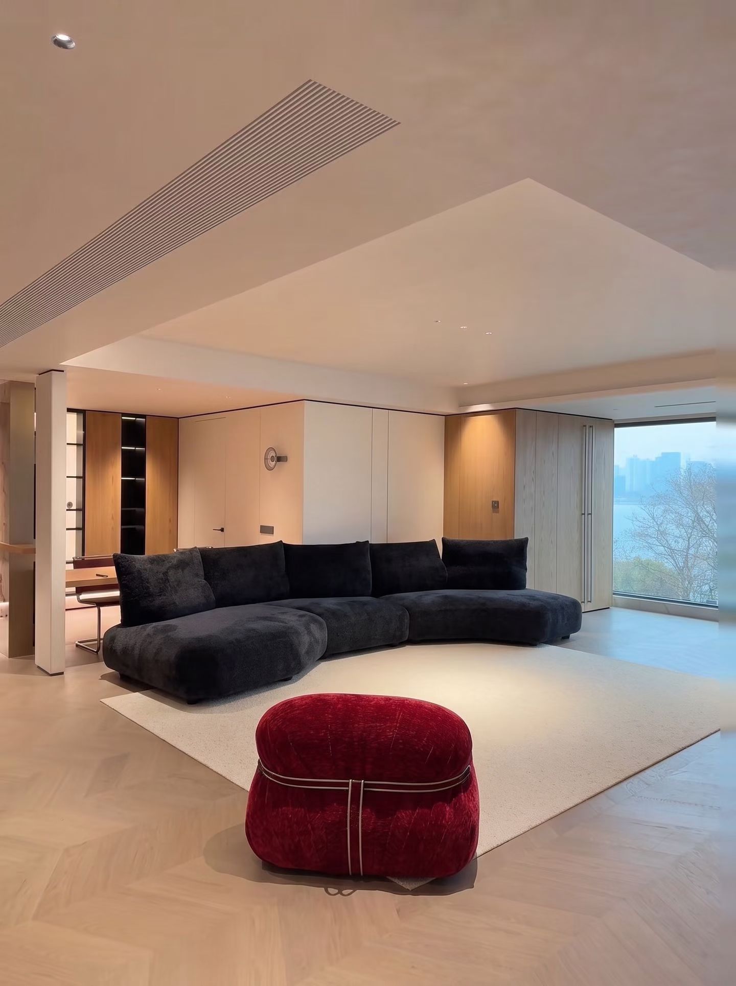 Anywhere sofa - Image 2