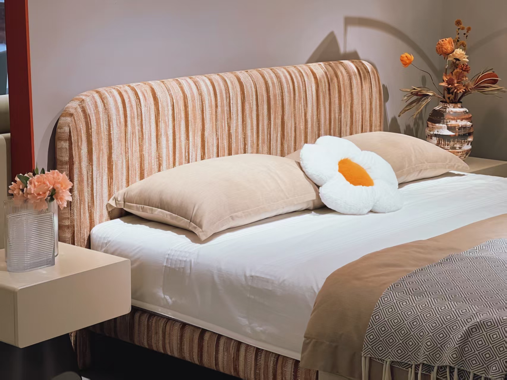 Ultra‑Slim Space‑Saving Bed - Image 4