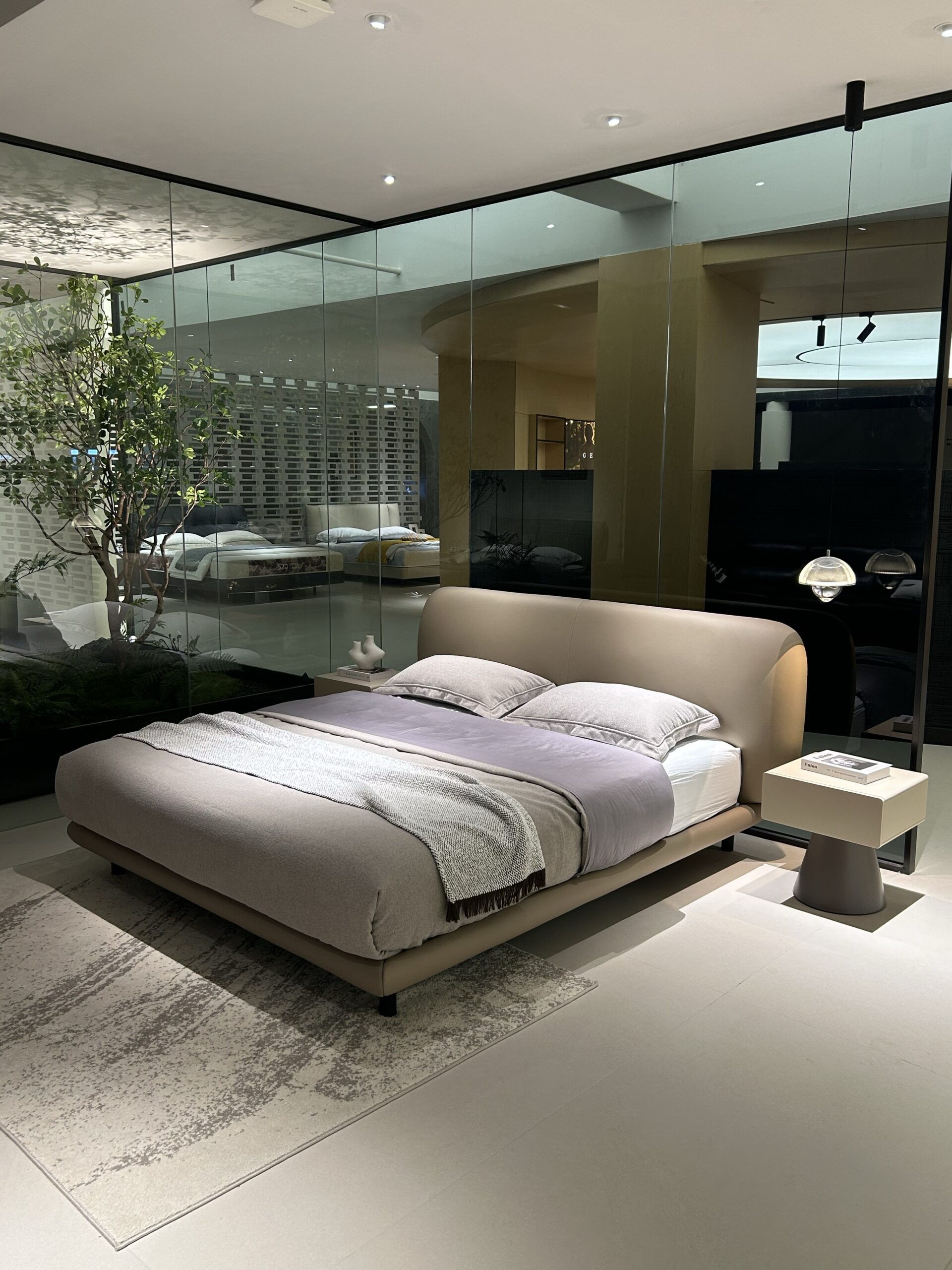 Ultra‑slim headboard bed - Image 1