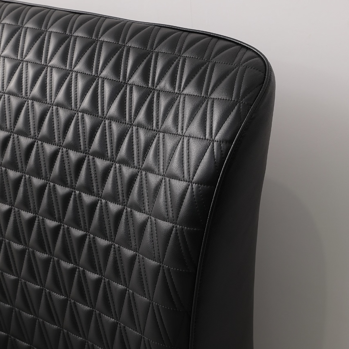 Royal‑Style Quilted Upholstered Bed - Image 4